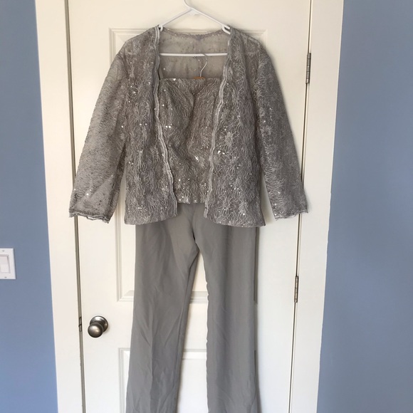 Ladies special occasion pant suit - Picture 6 of 6